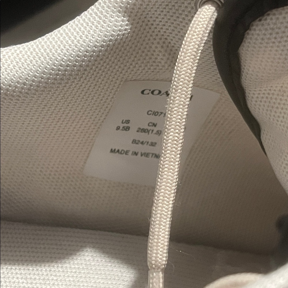 Coach Signature tech runner in Graphite - Picture 8 of 12